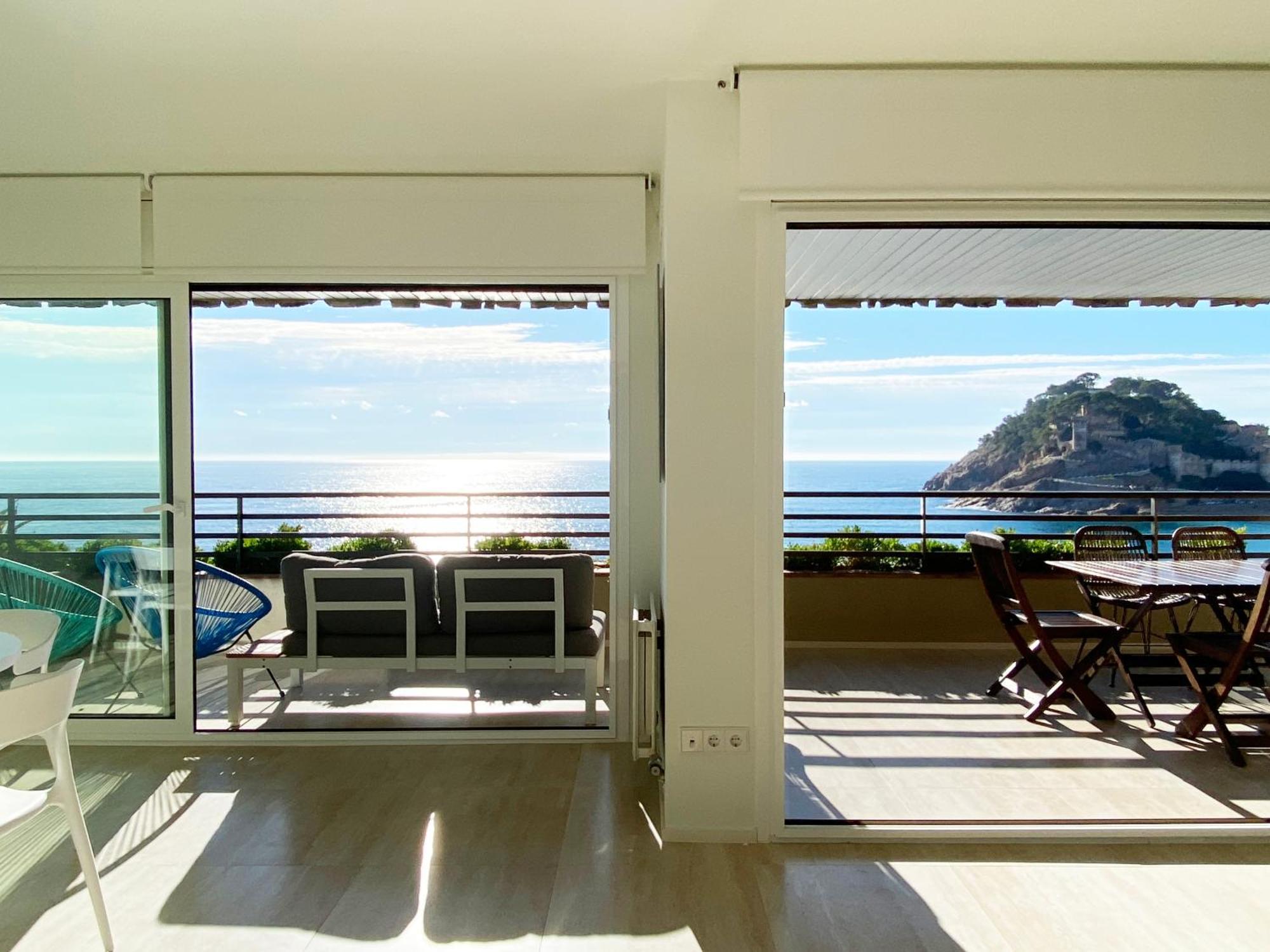 Magnificent Apartment At The Sea Front Of Tossa De Mar Bagian luar foto