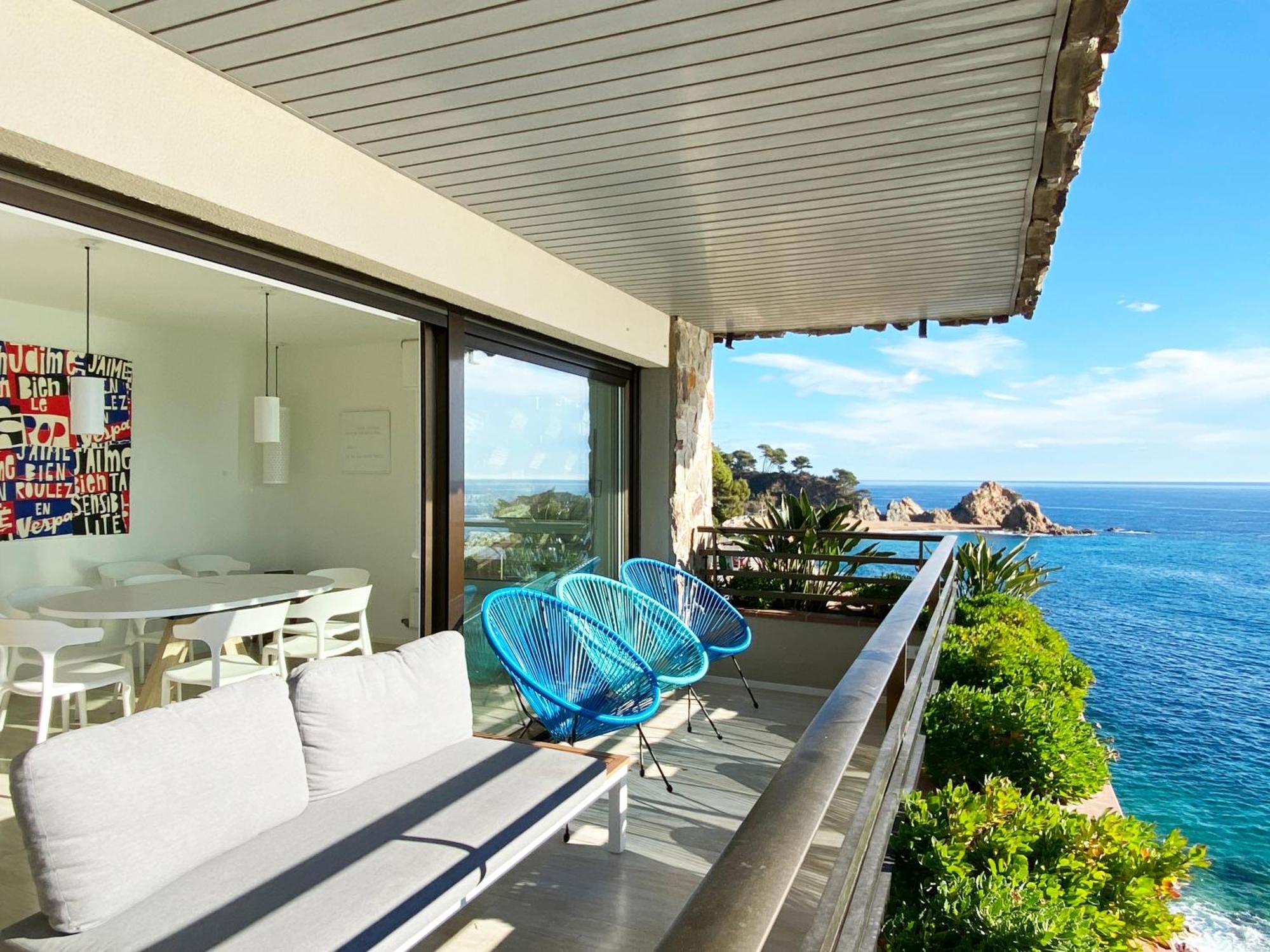 Magnificent Apartment At The Sea Front Of Tossa De Mar Bagian luar foto