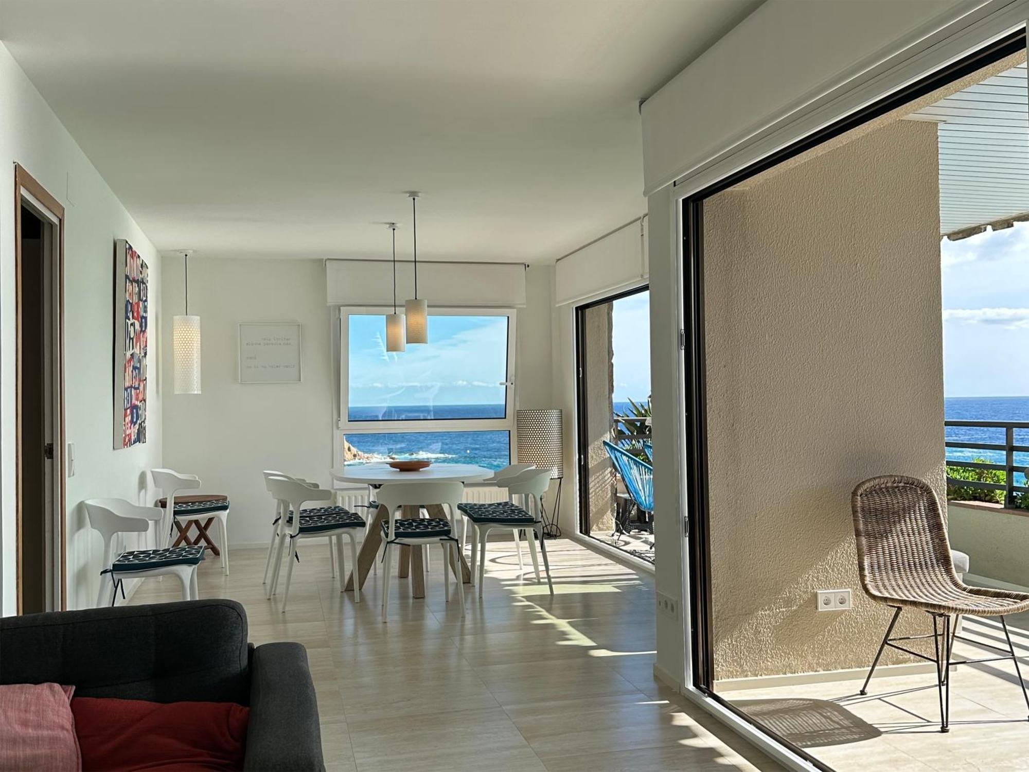 Magnificent Apartment At The Sea Front Of Tossa De Mar Bagian luar foto