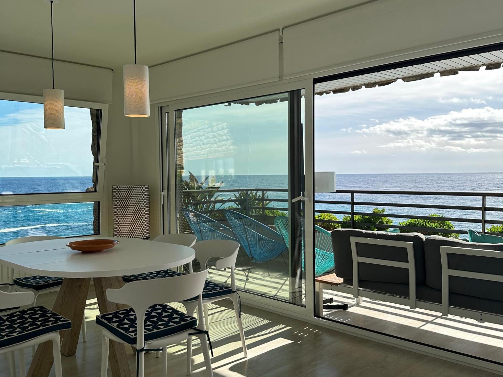 Magnificent Apartment At The Sea Front Of Tossa De Mar Bagian luar foto